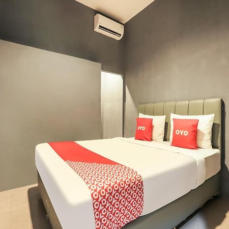 Oyo 3492 Mandala Residence Medan Exterior foto