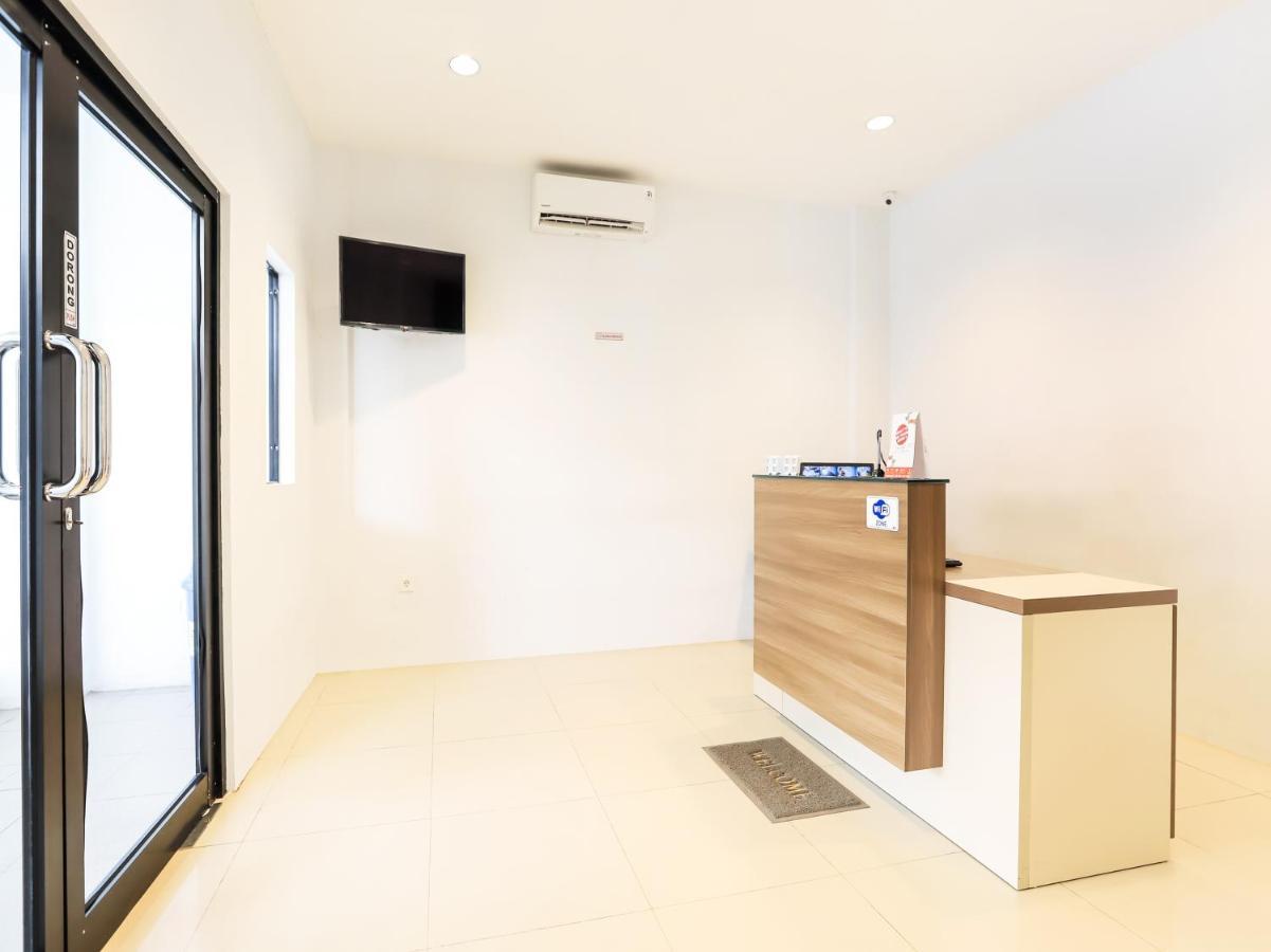 Oyo 3492 Mandala Residence Medan Exterior foto