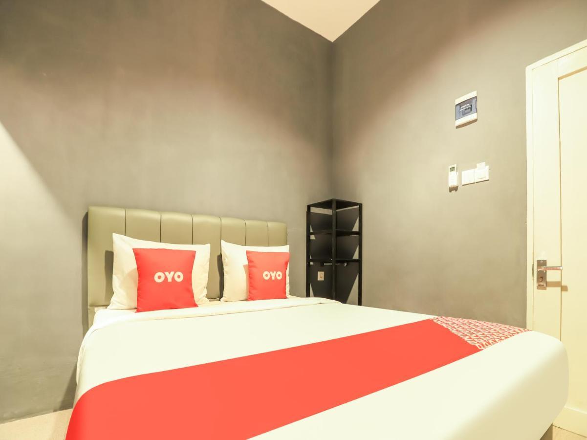 Oyo 3492 Mandala Residence Medan Exterior foto