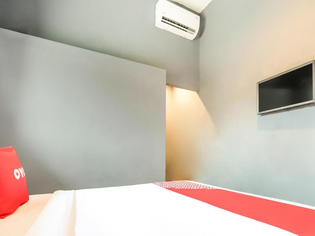 Oyo 3492 Mandala Residence Medan Exterior foto